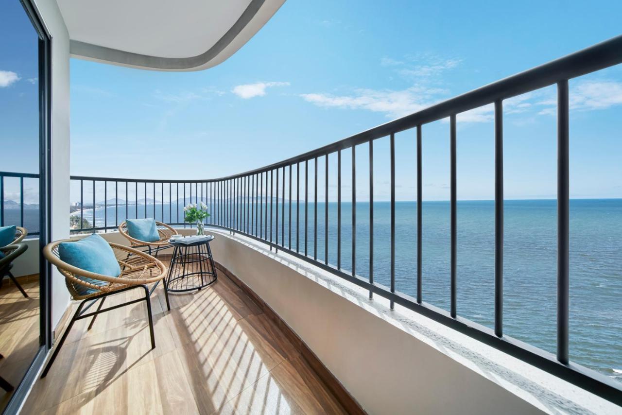 Vias Hotel Vung Tau - Transportation Included Zewnętrze zdjęcie A balcony