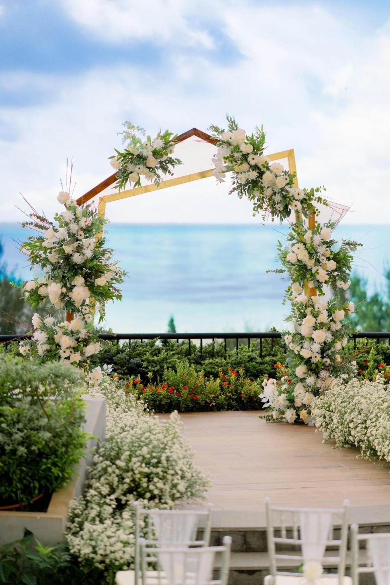Vias Hotel Vung Tau - Transportation Included Zewnętrze zdjęcie A wedding arch