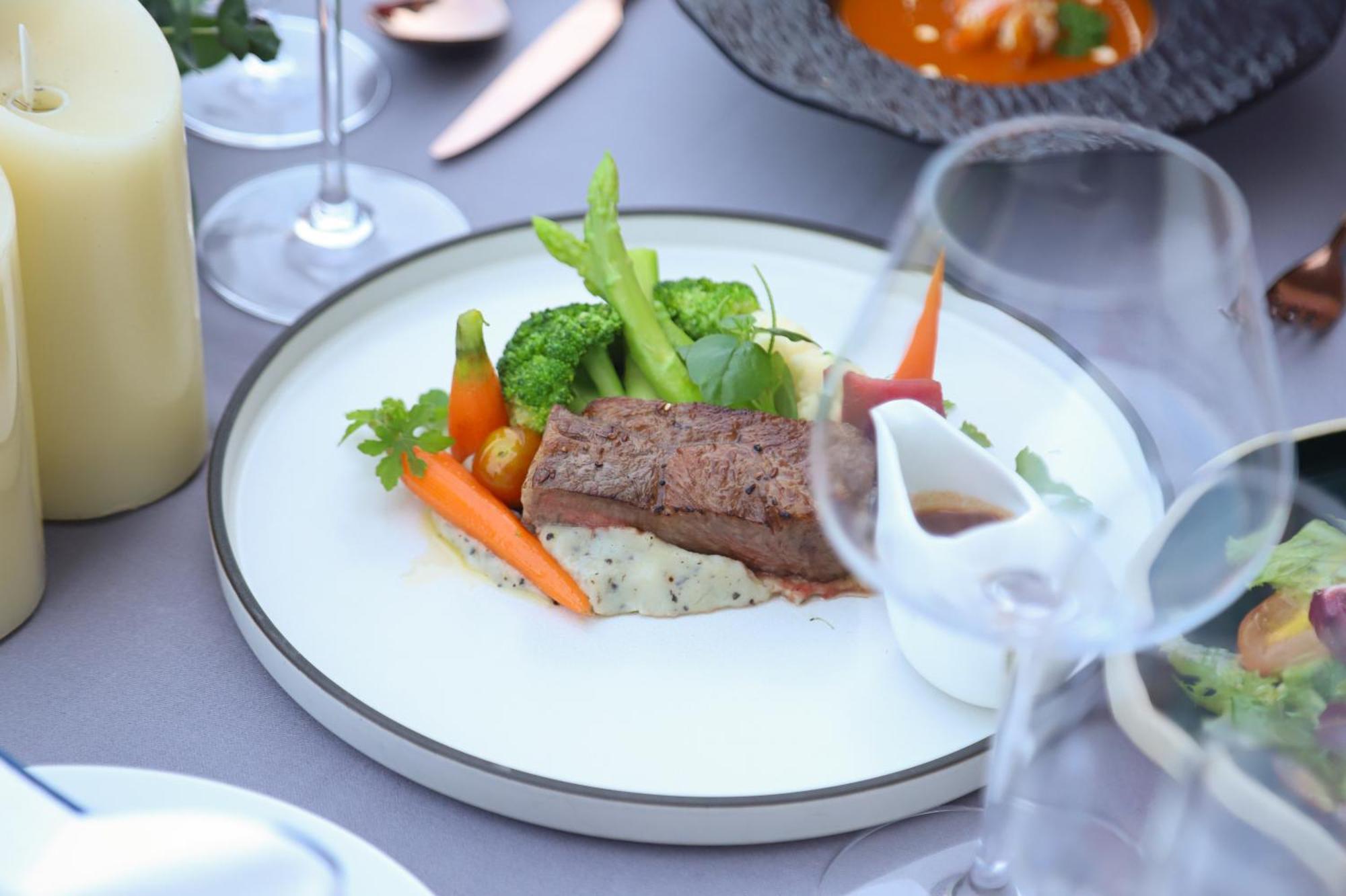 Vias Hotel Vung Tau - Transportation Included Zewnętrze zdjęcie A steak prepared by the restaurant