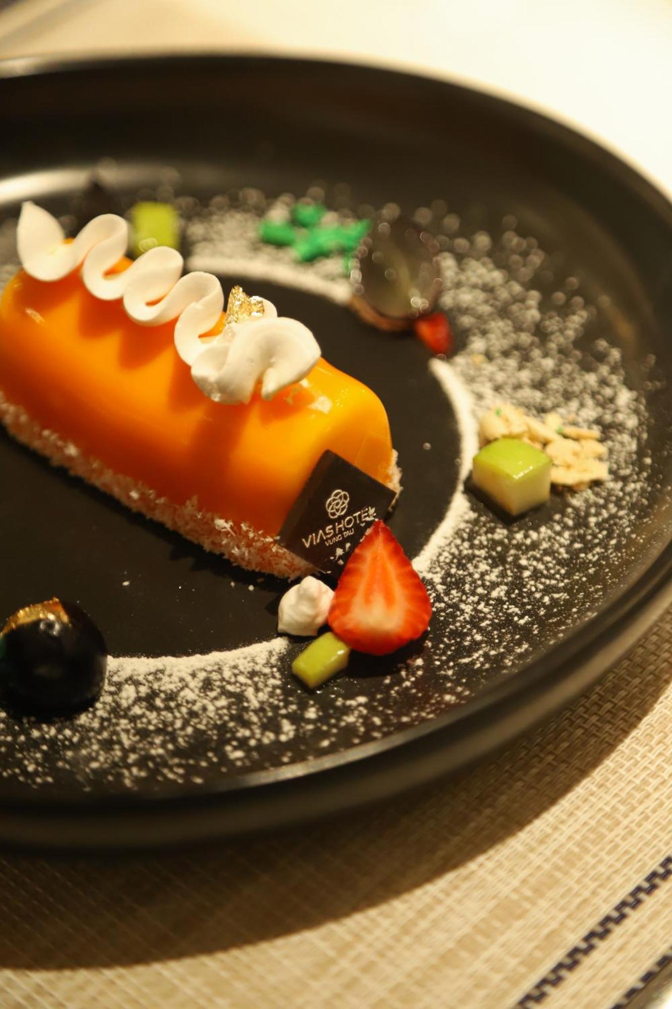 Vias Hotel Vung Tau - Transportation Included Zewnętrze zdjęcie A pastry from the Mandarin Oriental